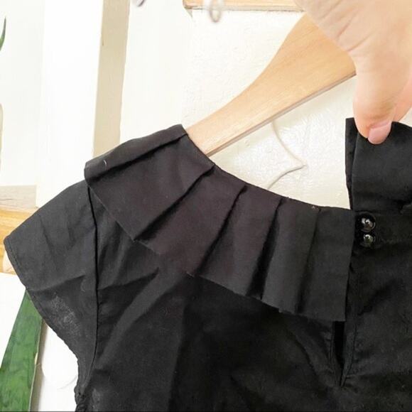 Club Monaco black ruffle neck blouse sz XS - Picture 6 of 6